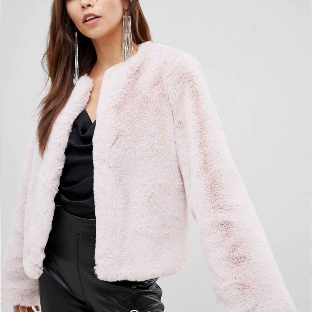 Faux fur jacket in pink